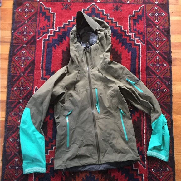 Arc'teryx Jackets & Blazers - Women’s Arc’teryk jacket